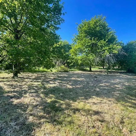 Dom wakacyjny La Maison De La Brousse *