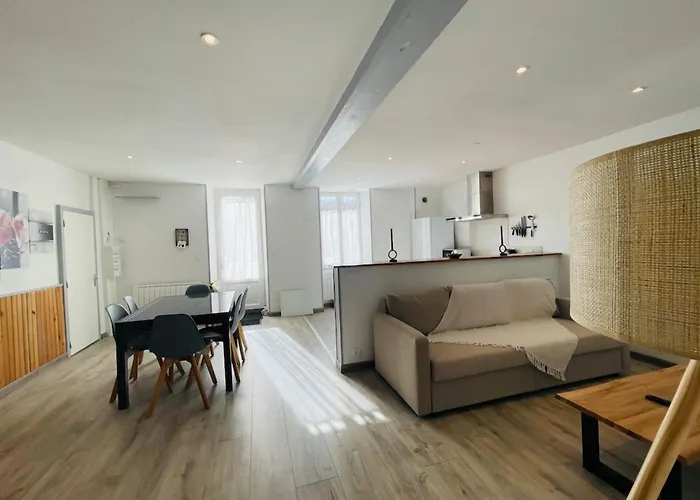 La Maison De La Brousse Holiday home Brizambourg